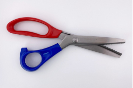  Ножиці  9" фiгурнi (зигзаг)