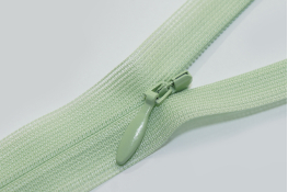  Блискавка 20 см (YKK)  |7: салат.блід. 532|