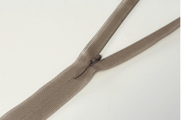  Блискавка 20 см (YKK)  |6: какао сірий 810|