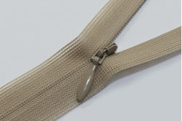  Блискавка 60 см (YKK)  |6: беж.світл. 573|